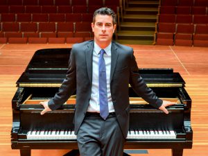 Robert Auler, piano